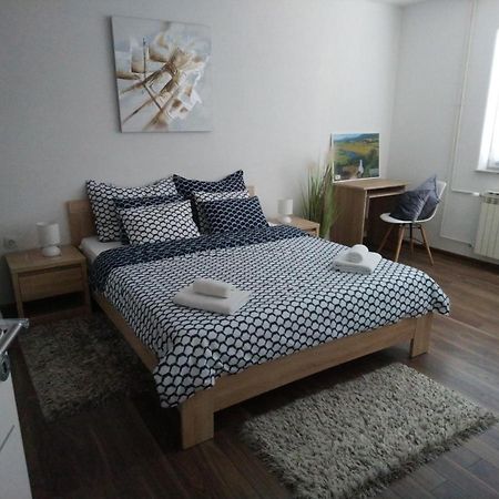 Apartman Danijela Otočac Eksteriør bilde