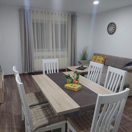 Apartman Danijela Otočac Eksteriør bilde
