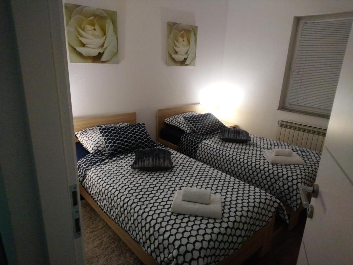 Apartman Danijela Otočac Eksteriør bilde