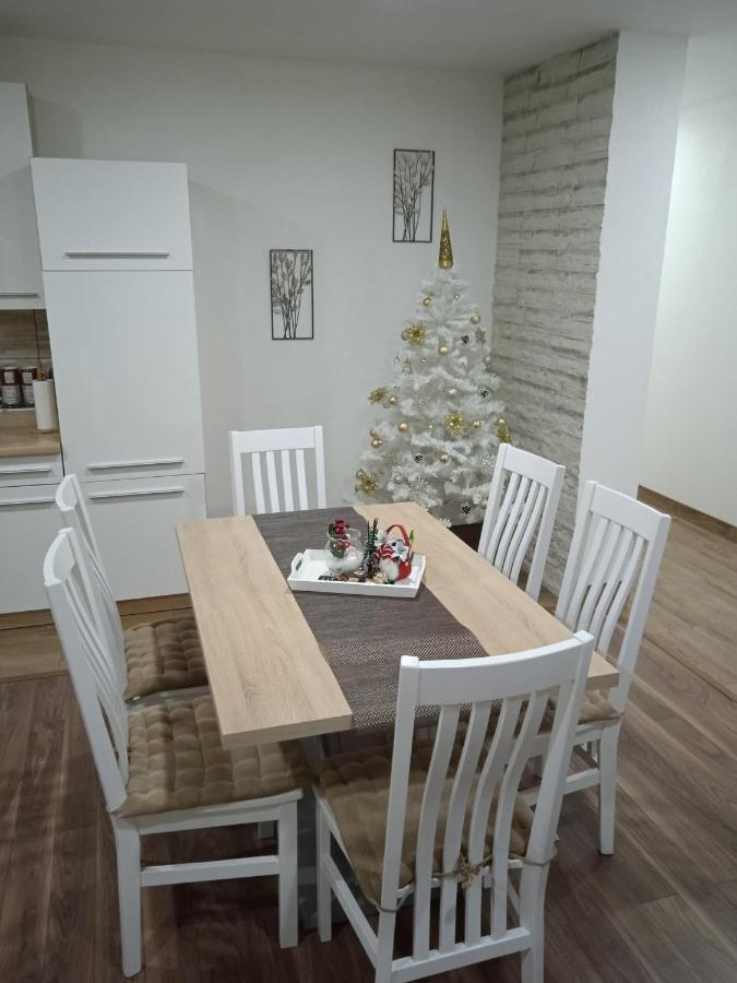 Apartman Danijela Otočac Eksteriør bilde