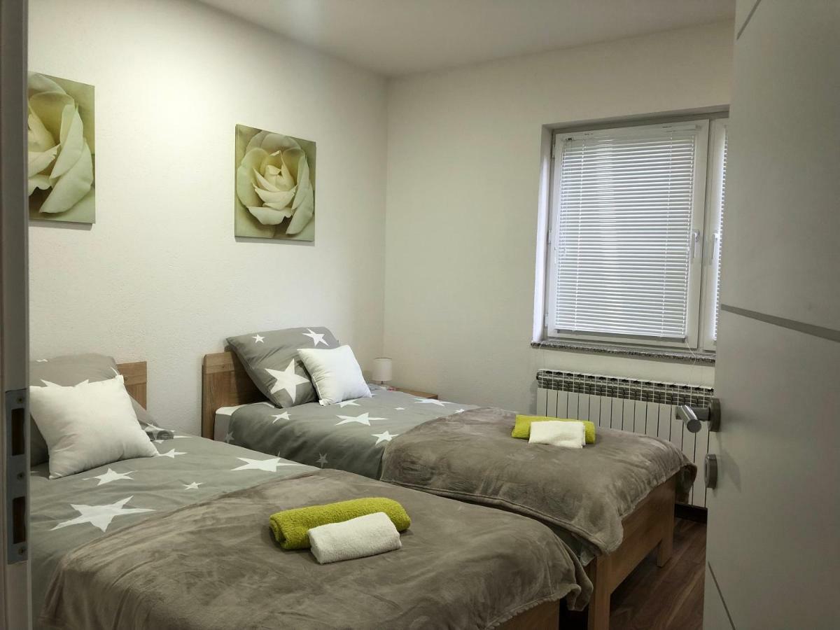 Apartman Danijela Otočac Eksteriør bilde